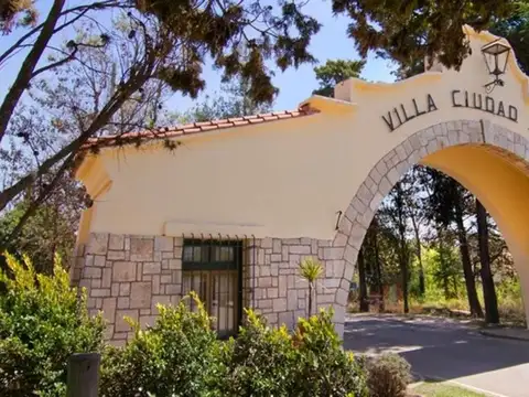 Terreno en Venta en Villa del Parque, USD 12.000