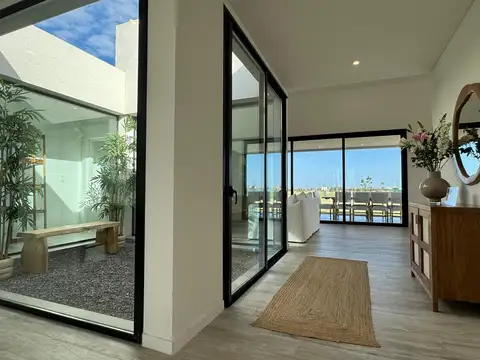 Casa en  VENTA 3 dormitorios EN BARRIO VIDA CLUB DE CAMPO