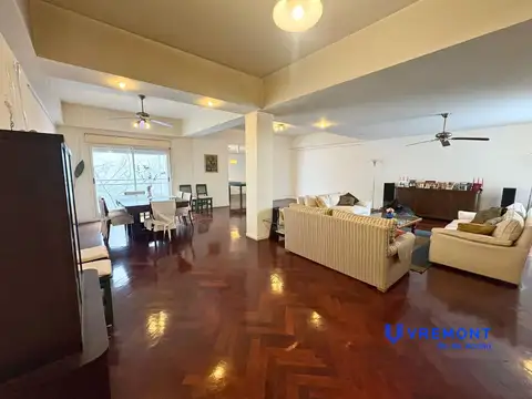 Venta de departamento 5 ambientes con patio en el barrio de Almagro!