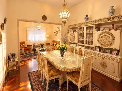 Casa 4 ambientes con 2 baños