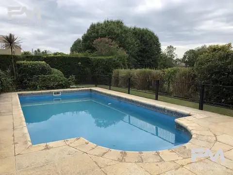 Casa 5 ambientes con 3 baños
