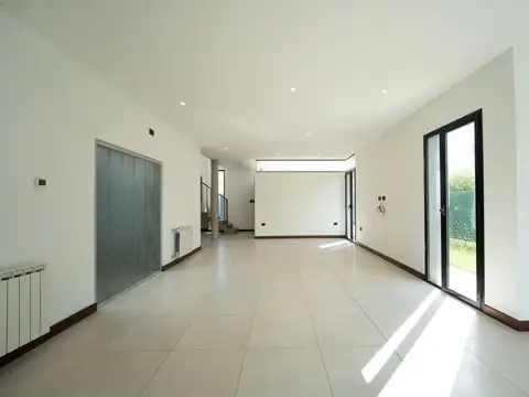 CASA EN VENTA GORINA 3 DORMITORIOS PARQUE PILETA