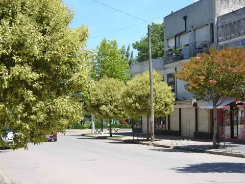 Local en Venta 76 años