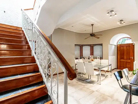 Casa 5 ambientes con 3 baños