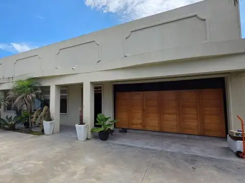 VENTA CASA LA MARTINA LUJAN SIN EXPENSAS