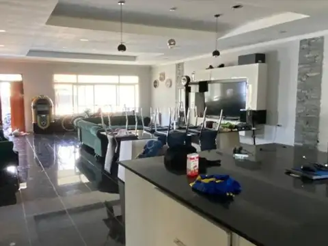 Casa en Venta en Lujan, USD 390.000