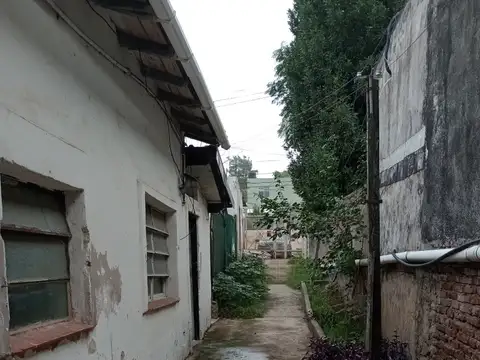 IDEAL INVERSOR  SOBRE 400 M2 TERRENO 5 DEPARTAMENTOS A REFACCIONAR 