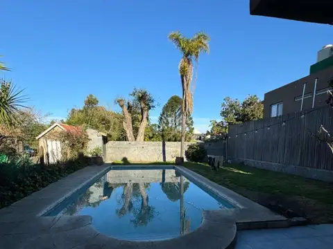 Única casa 5 Amb s/Jauretche. Lote 500m piscina