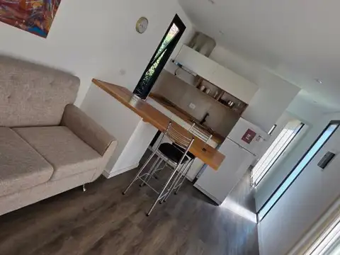 Casa 2 ambientes con 1 baño