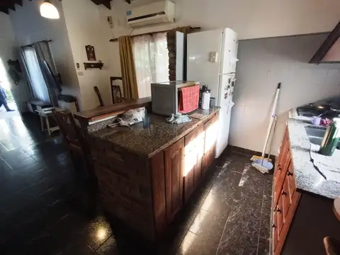 Casa en Venta con 3 cocheras