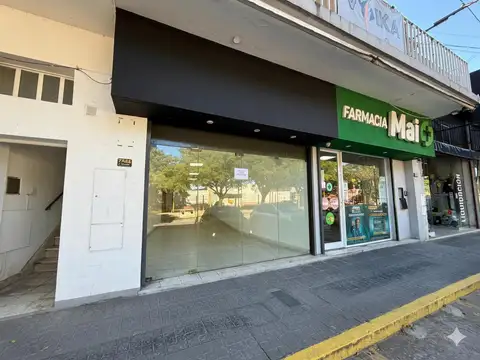 LOCAL COMERCIAL EN AV. ARISTÓBULO DEL VALLE