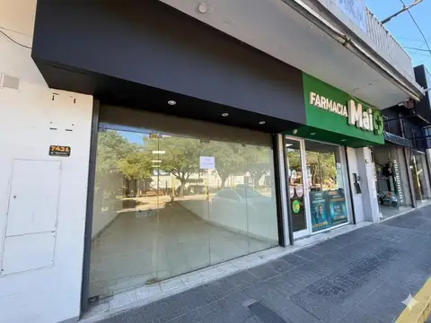 Local Comercial en Av. Aristóbulo del Valle