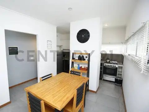 489 entre 14 y Camino Centenario 1800, Piso 4