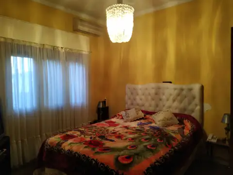 S.PEÑA 495- CASA 3 AMB. COCHER