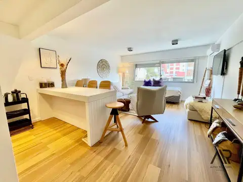 Apartamento en alquiler temporario c/ cochera en Península