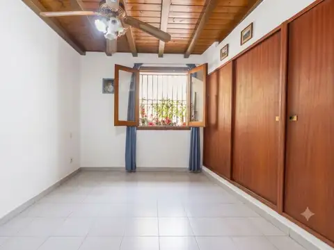Depto Tipo Casa en Venta en Balvanera, USD 135.000