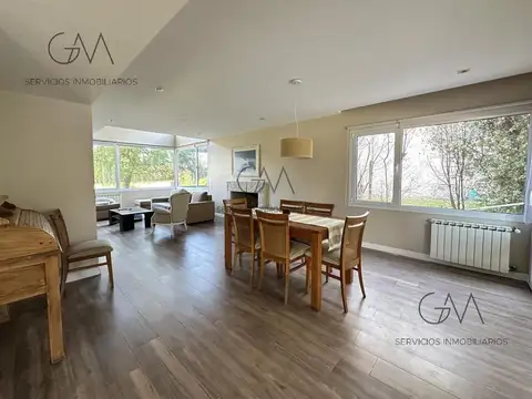 Casa 5 ambientes con 4 baños