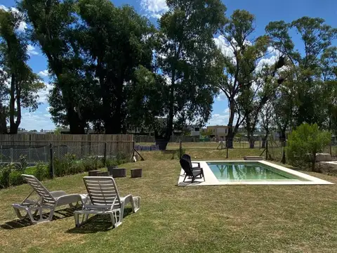 Casa en venta - Santa Emilia con fondo al sendero verde