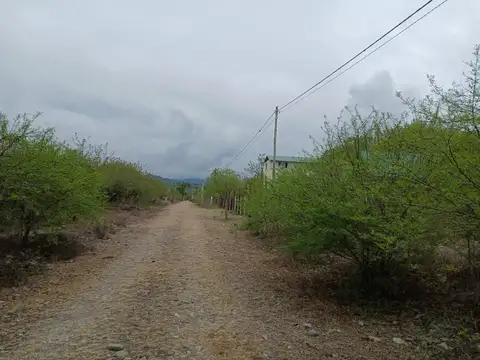 VENTA DE TERRENO EN LOTEO VALLE ALEGRE - 979 M2