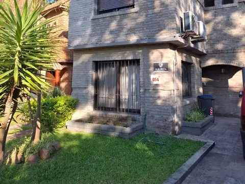 VENTA CASA BARRIO JARDIN 3 DORMITORIOS FONDO GJE