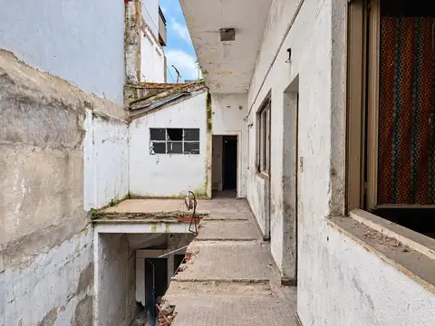 Venta PH a reciclar en Paternal 6 ambientes balcon y terraza