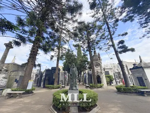 Venta Bóveda en el  Cementerio de la Recoleta