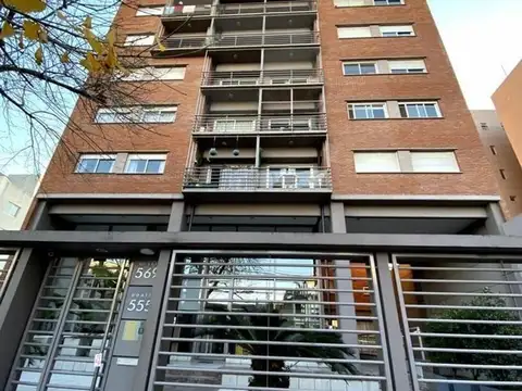 ALQUILER TRES AMBIENTES CON COCHERA EDIFICIO DE CATEGORIA