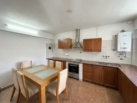 Depto Tipo Casa 4 ambientes con 2 baños