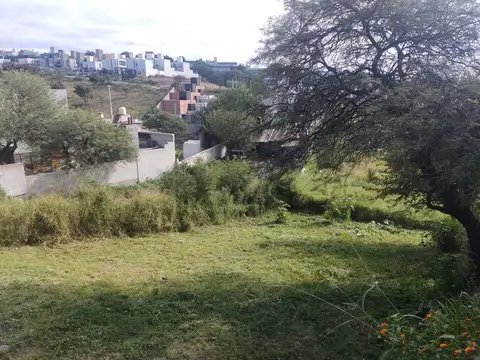Venta! Lote en  Cuesta Colorada - Apto Dúplex - Con Escritura!