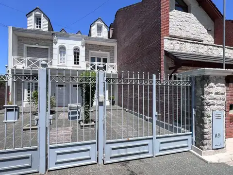 CASA DUPLEX 3 AMB VENTA SAN CARLOS CON PARQUE