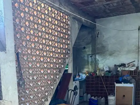 Casa 4 ambientes con 1 baño