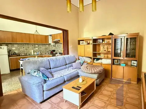 Venta casa sobre lote propio con patio y terraza BARRACAS