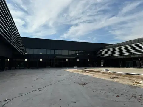 Local en Alquiler en Francisco Alvarez, USD 12.000