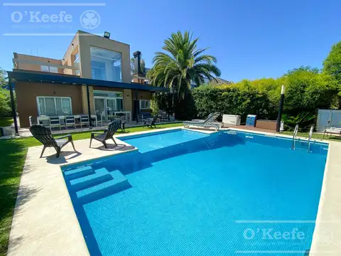 Casa en  venta  Altos de Hudson  1 Berazategui con piscina