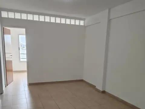 Departamento muy bien ubicado en caseros norte