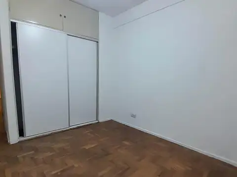 Villa Ballester-DEPTO 3 AMB. CON PATIO-Centro