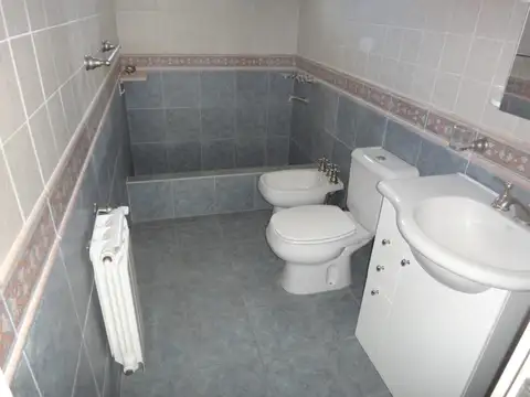 Casa 4 ambientes con 3 baños