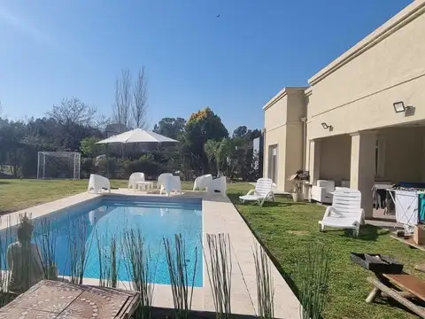 Venta de Casa en Campo Daromy - Oportunidad Retasada