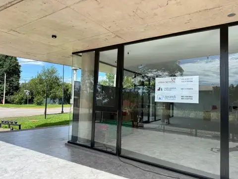 Local comercial en PB con desborde y cochera en subsuelo