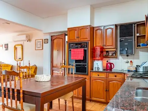 Departamento 5 ambientes con 2 baños