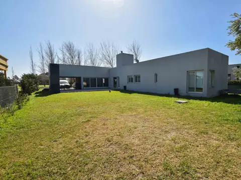 Casa 3 dormitorios en La Carolina Golf & Country