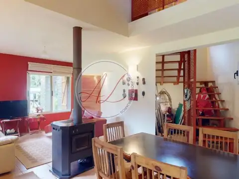 Casa 4 ambientes con 2 baños