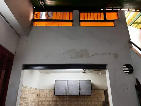 Depto Tipo Casa en Venta 81 años