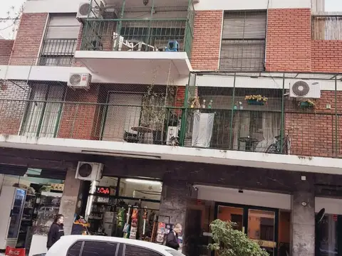 VENTA 3amb al contraf, 2 baños, cocina comp. balcón terraza, baulera , EXC ubicación