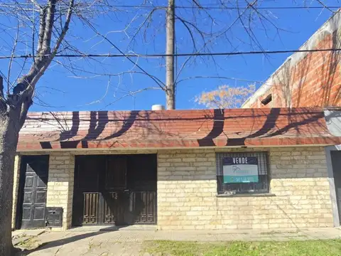 Casa 2 dormitorios con cochera