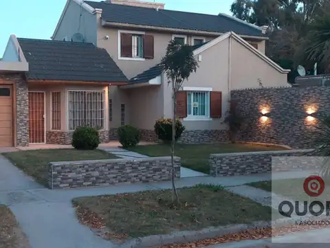 Venta Casa en Republica Argentina 710. Centenario