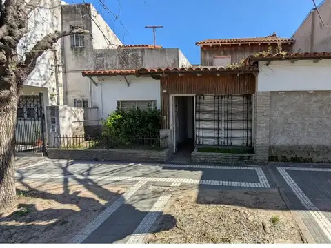 CASA en VENTA  Héroes de Malvinas  AL 2400, LANÚS ESTE 4 Amb