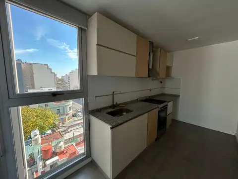 Departamento 2 ambientes con balcón  / Flores