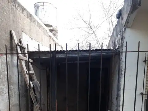 Casa en venta con  2 dormitorios OPORTUNIDAD EN PESOS 