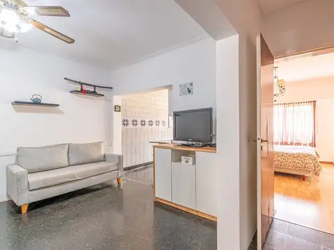 Venta Casa 4 Amb con Jardin y Quincho en Martinez